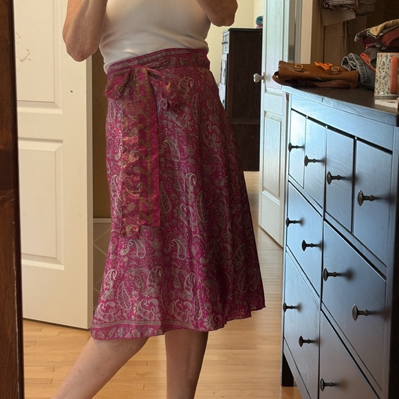 Pink Paisley Reversible Women's Skirt - Picture 4 of 7